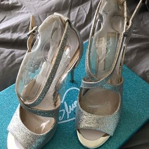 Betsey Johnson Blue SB-Tacie Pumpe